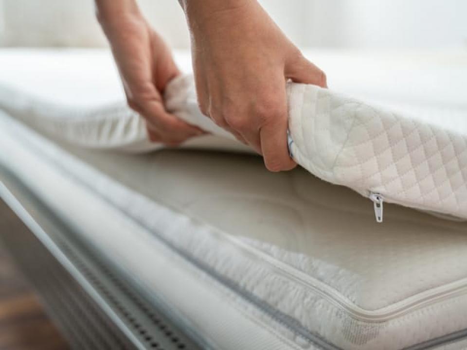 surmatelas Beka<sup>®</sup> à disposer sur un matelas ergonomique Beka<sup>®</sup>
